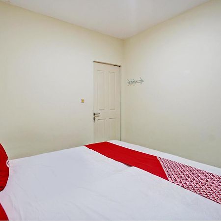 Oyo 93112 Garden Homestay 3 Merlion Surabaya Exterior photo